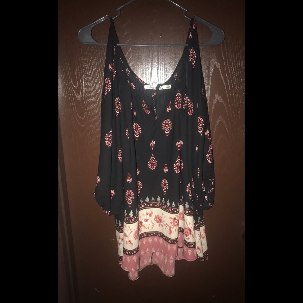 Open shoulder blouse black with pink and tan